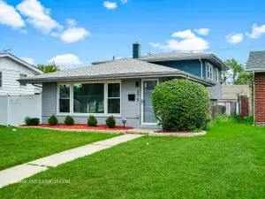 14820 Cottage Grove Avenue Dolton IL 60419 MLS #MRD12404328 60 broker reciprocity