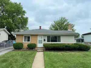 1341 Gordon Avenue Calumet City IL 60409 MLS #MRD12441547 52 broker reciprocity