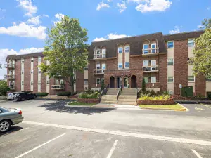 5820 Oakwood Drive #1a Lisle IL 60532 MLS #MRD12484952 64 broker reciprocity