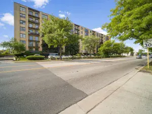 811 CHICAGO Avenue #407 Evanston IL 60202 MLS #MRD12449714 62 broker reciprocity