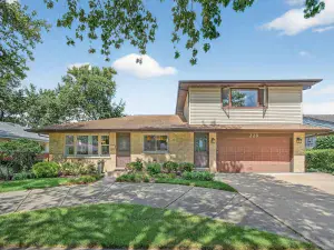 1191 Waterford Street Algonquin IL 60102 MLS #MRD12463088 56 broker reciprocity