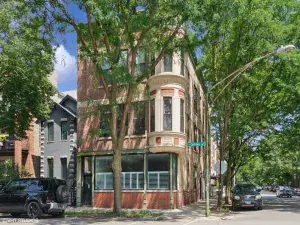 2601 W Foster Avenue #3S Chicago IL 60625 MLS #MRD12491673 50 broker reciprocity
