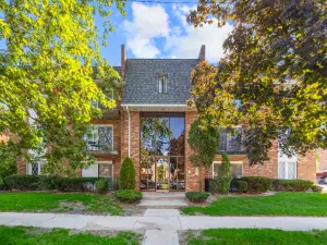 352 W 116th Street Chicago IL 60628 MLS #MRD12421318 54 broker reciprocity