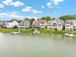 2084 Maplewood Circle Naperville IL 60563 MLS #MRD12496069 64 broker reciprocity