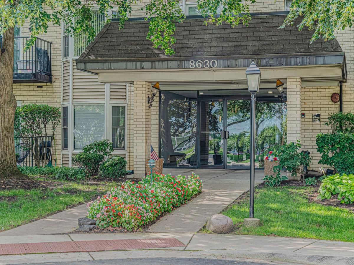 8630 Waukegan Road #316 Morton Grove IL 60053 MLS #MRD12450840 45 MLS #MRD12450840 image #0