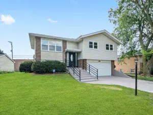 16619 Marshfield Avenue Markham IL 60428 MLS #MRD12496967 54 broker reciprocity