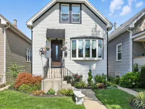 7937 S Luella Avenue Chicago IL 60617 MLS #MRD12479053 64 broker reciprocity
