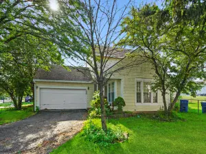 104 S Archie Avenue Granville IL 61326 MLS #MRD12483773 50 broker reciprocity