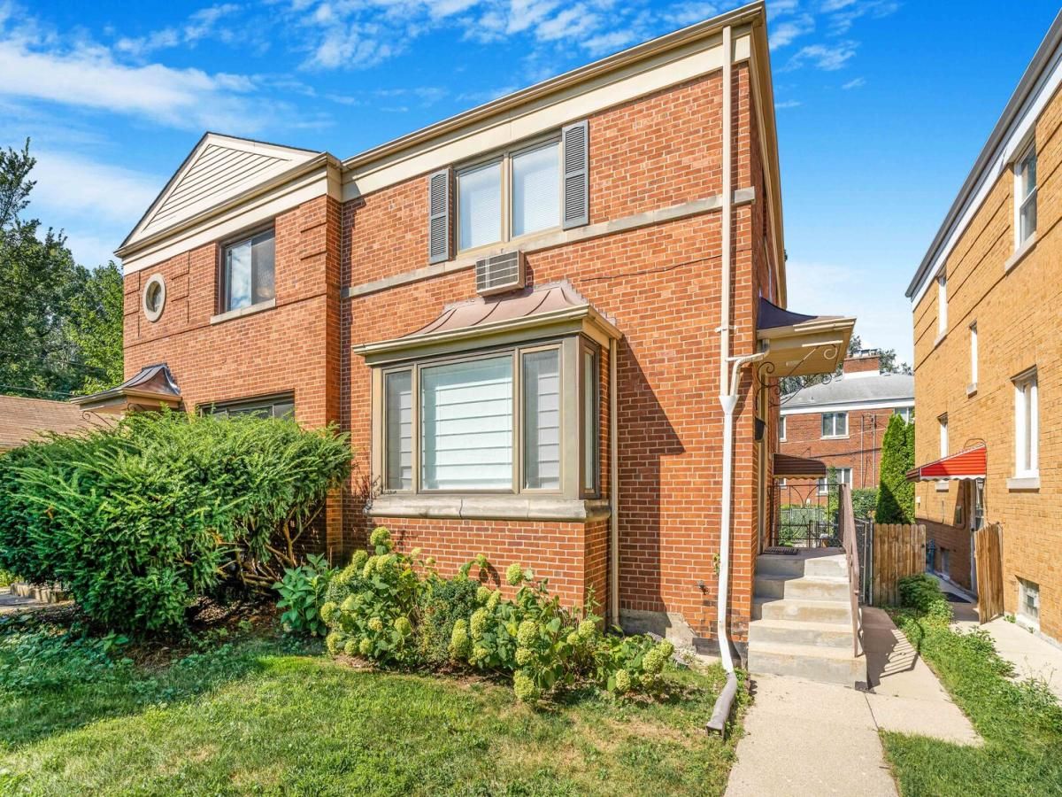 8129 Lake Street River Forest IL 60305 MLS #MRD12452927 45 MLS #MRD12452927 image #0