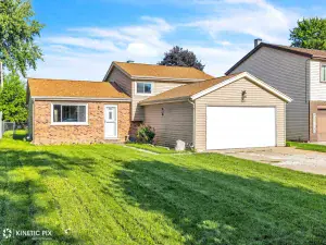 835 S Wisconsin Avenue Villa Park IL 60181 MLS #MRD12500021 48 broker reciprocity