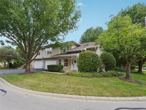 2546 Capitol Avenue #- Aurora IL 60503 MLS #MRD12439114 92 broker reciprocity