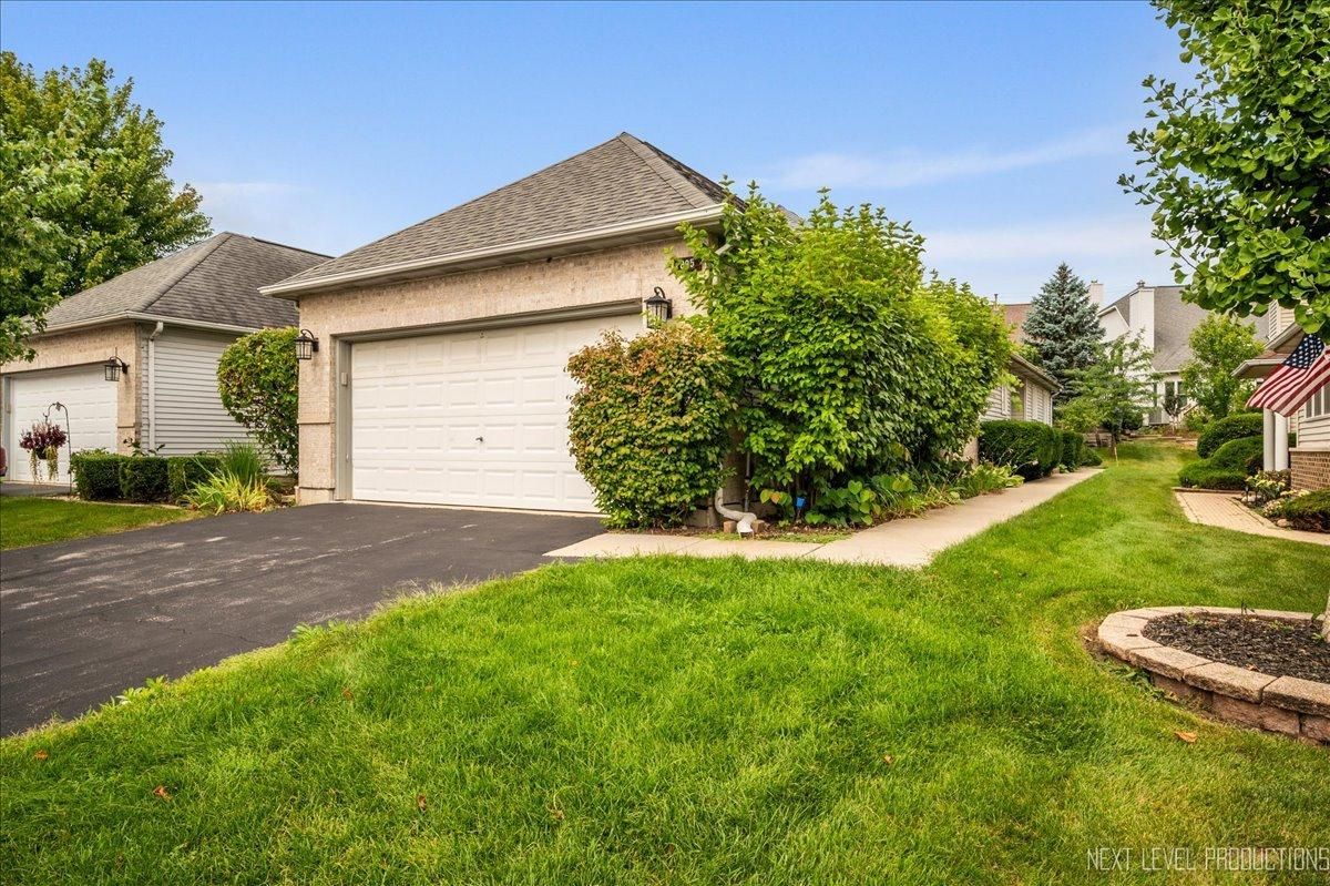 805 Thornwood Drive St. Charles IL 60174 MLS #MRD12453500 45 MLS #MRD12453500 image #0