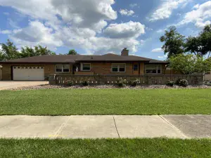 2841 E Pine Drive Crete IL 60417 MLS #MRD12367741 50 broker reciprocity
