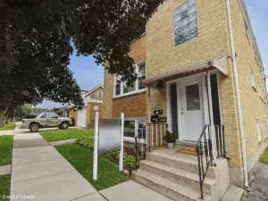5943 S Indiana Avenue Chicago IL 60637 MLS #MRD12491763 40 broker reciprocity