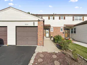 4348 Mann Street Oak Forest IL 60452 MLS #MRD12498383 50 broker reciprocity