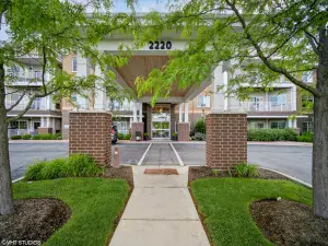 2150 Founders Drive #P108 Northbrook IL 60062 MLS #MRD12318327 62 broker reciprocity