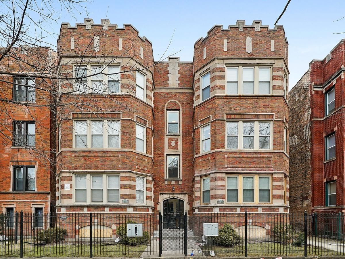 7725 S KINGSTON Avenue Chicago IL 60649 MLS #MRD12455403 45 MLS #MRD12455403 image #0
