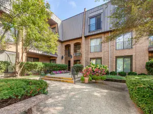 2150 Founders Drive #P108 Northbrook IL 60062 MLS #MRD12318327 60 broker reciprocity