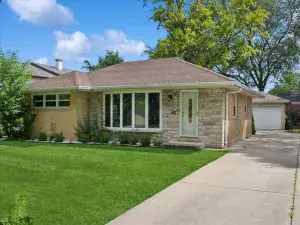 5161 N Moreland Avenue Norridge IL 60706 MLS #MRD12437397 60 broker reciprocity