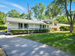 515 North Avenue Aurora IL 60505 MLS #MRD12503049 46 broker reciprocity