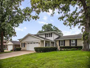 8 Donald Court Elmhurst IL 60126 MLS #MRD12492098 62 broker reciprocity