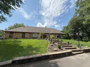 19889 Jared Drive Bloomington IL 61705 MLS #MRD12496022 46 broker reciprocity