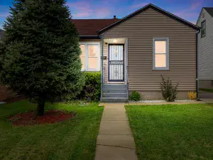 2528 Cochran Street Blue Island IL 60406 MLS #MRD12484043 50 broker reciprocity
