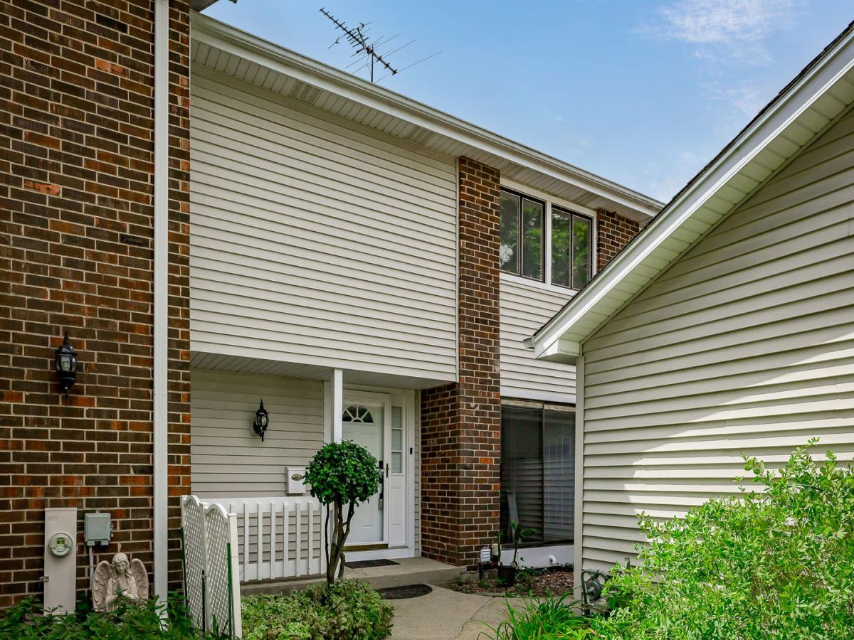 30W289 Pinehurst Drive #289 Naperville IL 60563 MLS #MRD12458035 45 MLS #MRD12458035 image #0