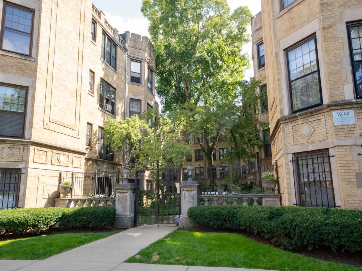 1225 W Lunt Avenue #2B Chicago IL 60626 MLS #MRD12458047 45 MLS #MRD12458047 image #0