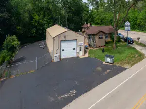 1304 N Division Street Pontiac IL 61764 MLS #MRD12286800 34 broker reciprocity