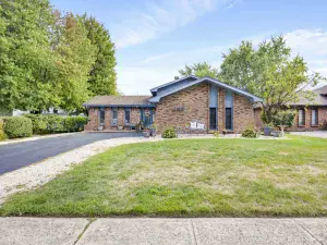 18017 Oakwood Avenue Lansing IL 60438 MLS #MRD12298718 52 broker reciprocity