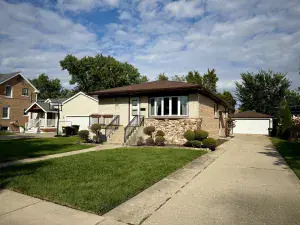 5151 S Lockwood Avenue Chicago IL 60638 MLS #MRD12454233 64 broker reciprocity