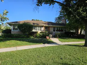 1703 Bonita Avenue Mount Prospect IL 60056 MLS #MRD12492128 54 broker reciprocity
