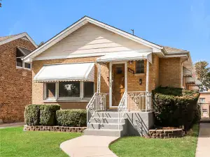 3359 N Laramie Avenue #1N Chicago IL 60641 MLS #MRD12505317 44 broker reciprocity