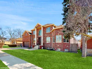 6433 N Drake Avenue Lincolnwood IL 60712 MLS #MRD12502195 50 broker reciprocity
