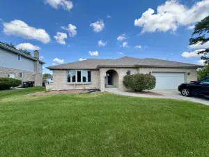 14544 KOSTNER Avenue Midlothian IL 60445 MLS #MRD12445855 62 broker reciprocity