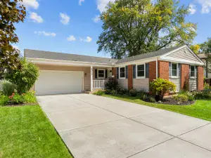 940 Tanglewood Drive Wheeling IL 60090 MLS #MRD12428963 60 broker reciprocity