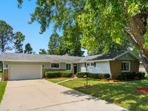 723 9th Avenue Rock Falls IL 61071 MLS #MRD12499130 46 broker reciprocity