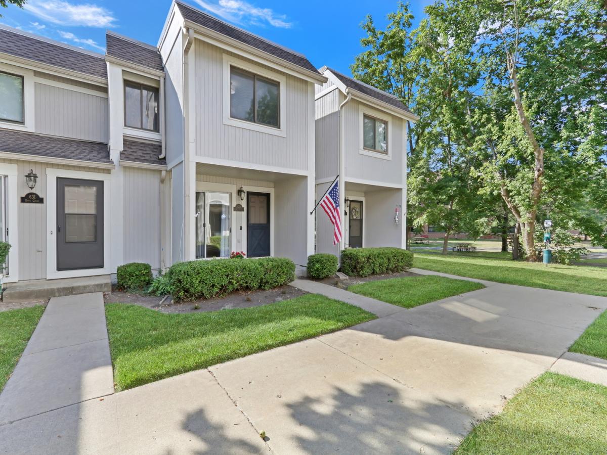 633 Dove Court Grayslake IL 60030 MLS #MRD12462340 45 MLS #MRD12462340 image #0
