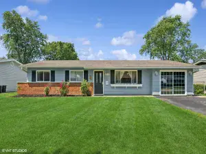 577 East Avenue Streamwood IL 60107 MLS #MRD12501993 56 broker reciprocity