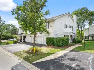 107 65th Lake Drive #202 Westmont IL 60559 MLS #MRD12501358 46 broker reciprocity