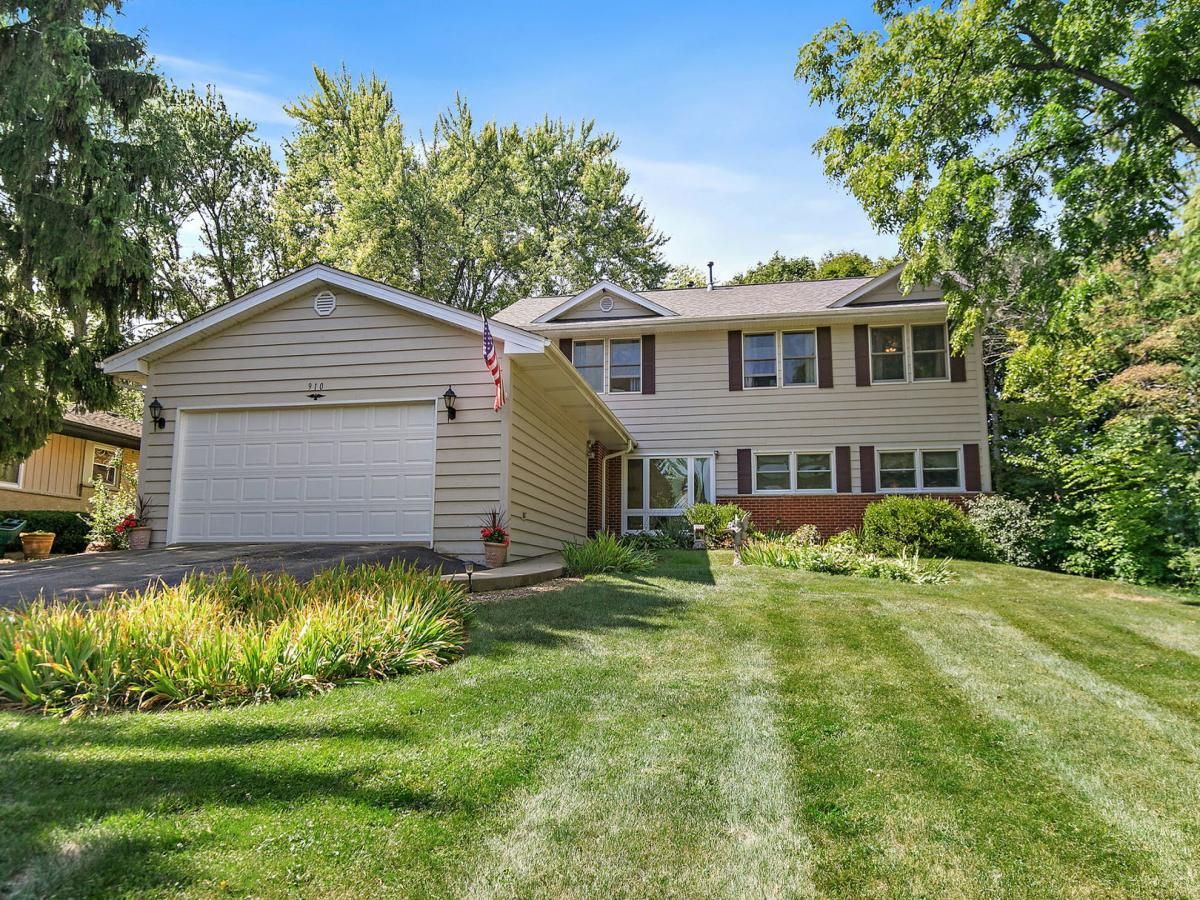 910 Division Street Barrington IL 60010 MLS #MRD12463301 45 MLS #MRD12463301 image #0