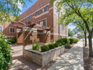 4141 N Kedzie Avenue #307 Chicago IL 60618 MLS #MRD12478162 48 broker reciprocity