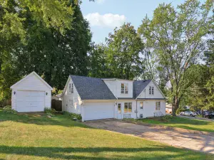 5703 Fox Lake Road McHenry IL 60051 MLS #MRD12504338 60 broker reciprocity