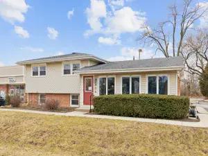 321 W Dundee Road Buffalo Grove IL 60089 MLS #MRD12318036 58 broker reciprocity