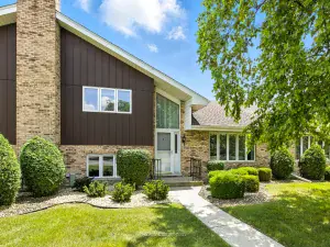 6740 180th W Street #1E Tinley Park IL 60477 MLS #MRD12500699 46 broker reciprocity