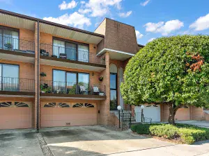 8556 W 102nd Terrace #5-315 Palos Hills IL 60465 MLS #MRD12493615 60 broker reciprocity