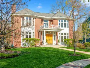 2108 Harrison Street Evanston IL 60201 MLS #MRD12455233 60 broker reciprocity