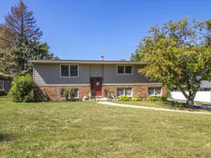 4027 Blackstone Drive Aurora IL 60504 MLS #MRD12498305 56 broker reciprocity