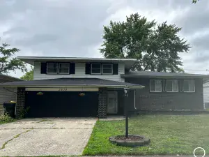 18017 Oakwood Avenue Lansing IL 60438 MLS #MRD12298718 60 broker reciprocity
